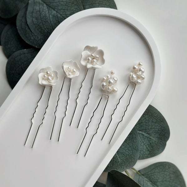 IARA - set 4 ace de par pentru mirese cu flori și perle de cultura (handmade)
