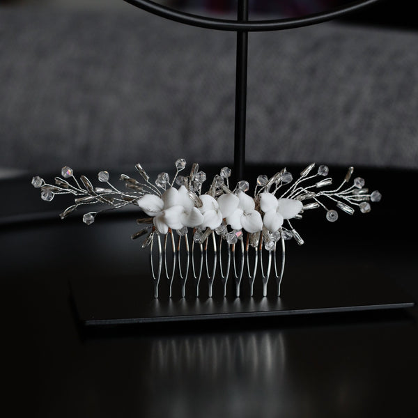 ELEANOR - Accesoriu de par pentru mirese tip pieptan cu cristale si flori (handmade)