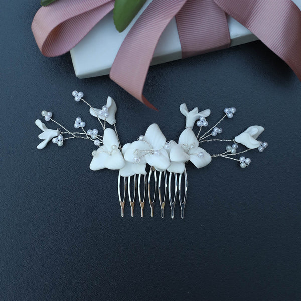 KATHERINE - accesoriu mirese cu perle si flori lucrate manual (handmade)