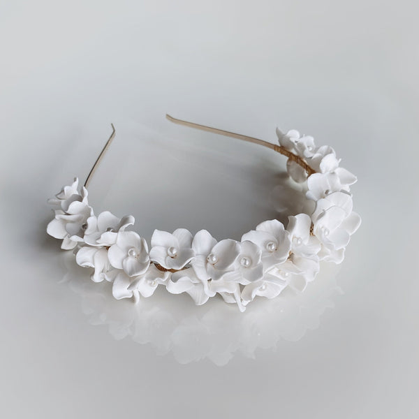 SHEILA - Accesoriu pentru mirese tip coronita cu perle (handmade)