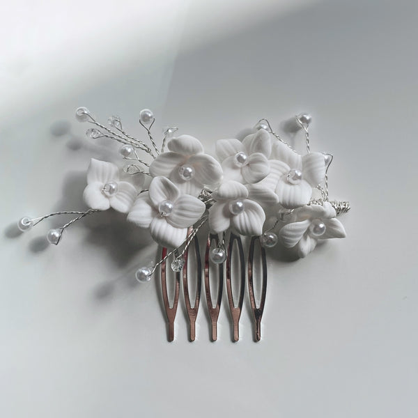IVY - accesoriu de par pentru mirese cu flori și perle (handmade)