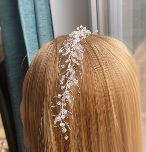 CLIO - Accesoriu pentru mirese tip coronita cu cristale si flori (handmade)